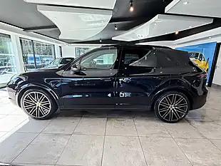 Used 2019 Porsche Cayenne T Black - Interior and Exterior details 4