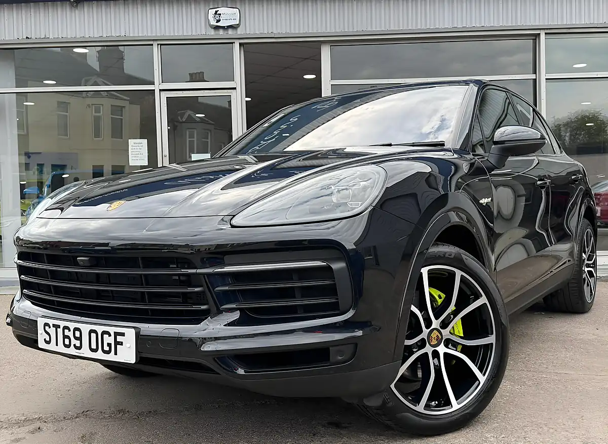 Used 2019 Porsche Cayenne Tiptronics Jet Black - Front View