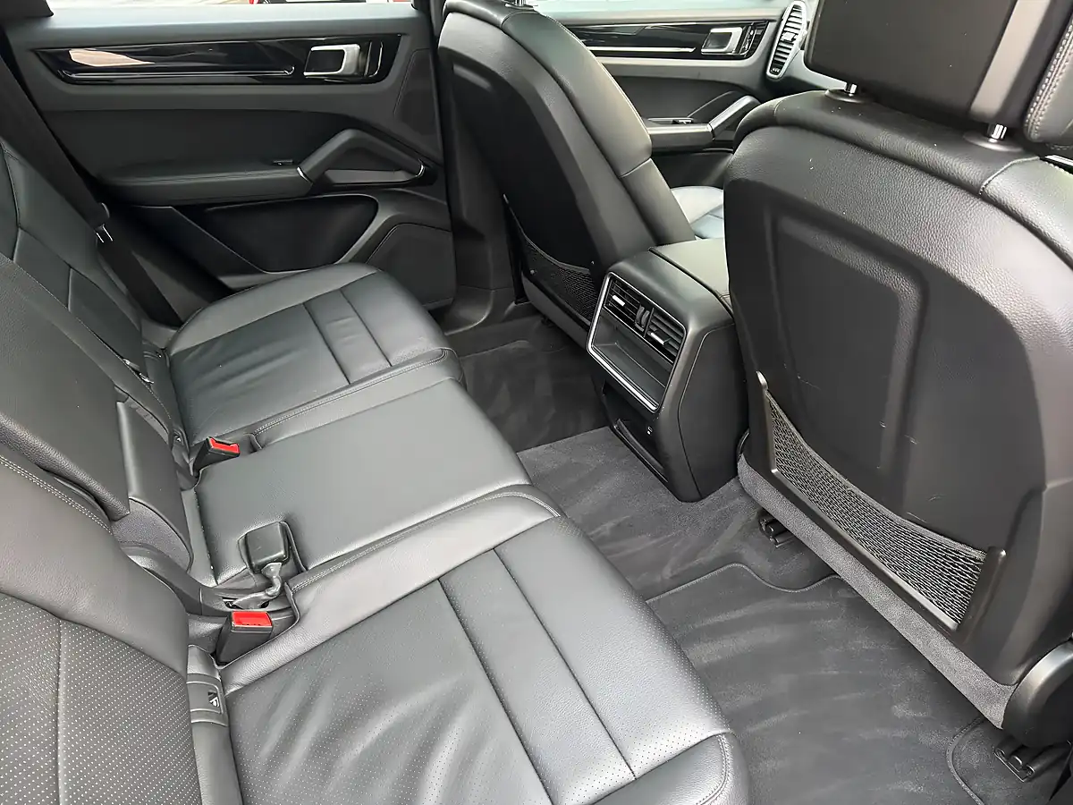 Used 2019 Porsche Cayenne Tiptronics Jet Black - Interior and Exterior details 11