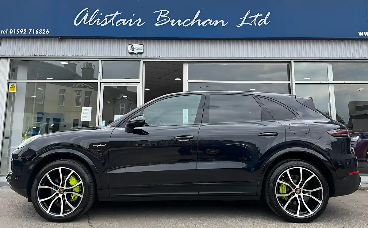 Used 2019 Porsche Cayenne Tiptronics Jet Black - Interior and Exterior details 2