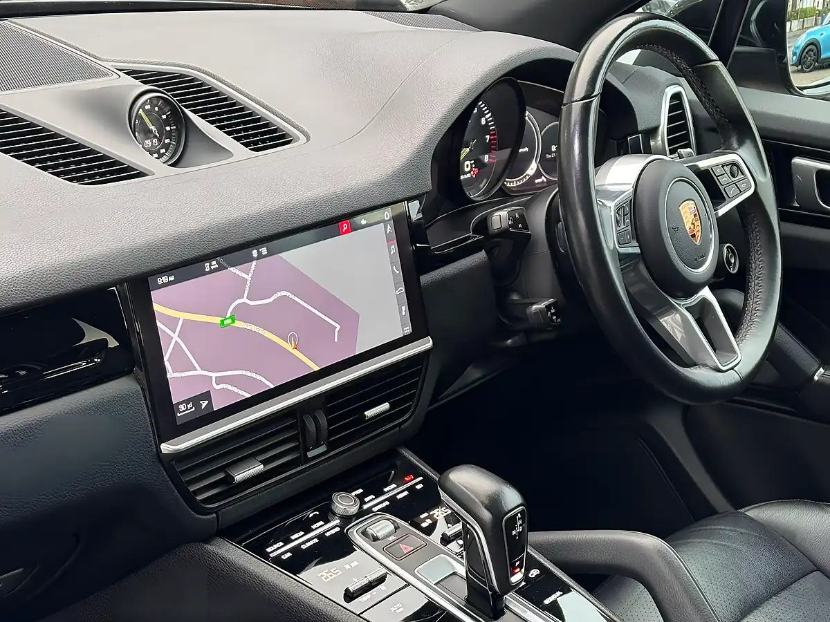 Used 2019 Porsche Cayenne Tiptronics Jet Black - Interior and Exterior details 8