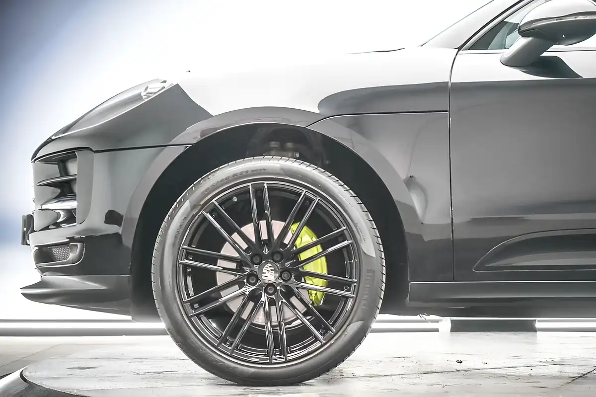 Used 2019 Porsche Macan Black - Interior and Exterior details 11