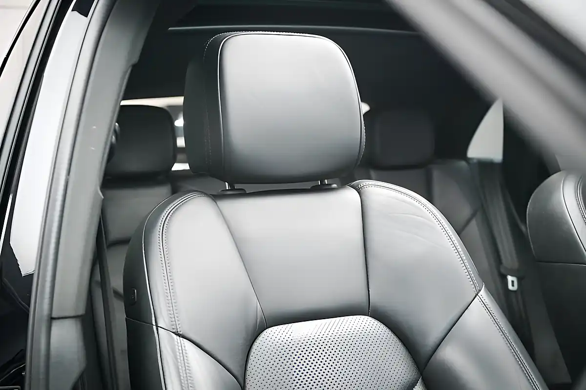Used 2019 Porsche Macan Black - Interior and Exterior details 15