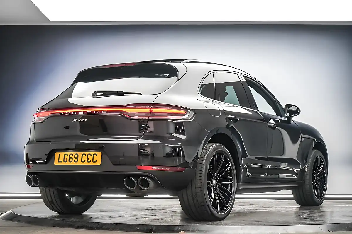Used 2019 Porsche Macan Black - Interior and Exterior details 3