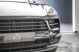 Used 2019 Porsche Macan Black - Interior and Exterior details 6