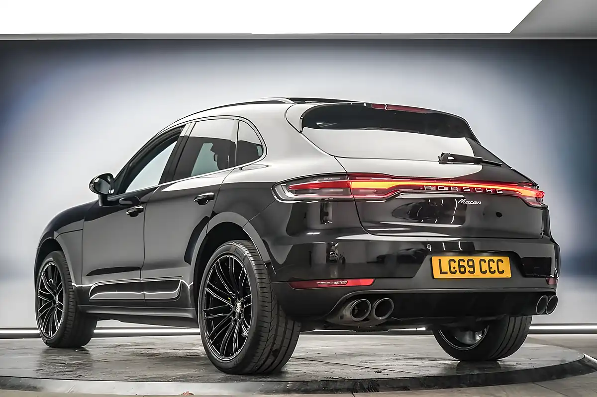 Used 2019 Porsche Macan Black - Interior and Exterior details 7