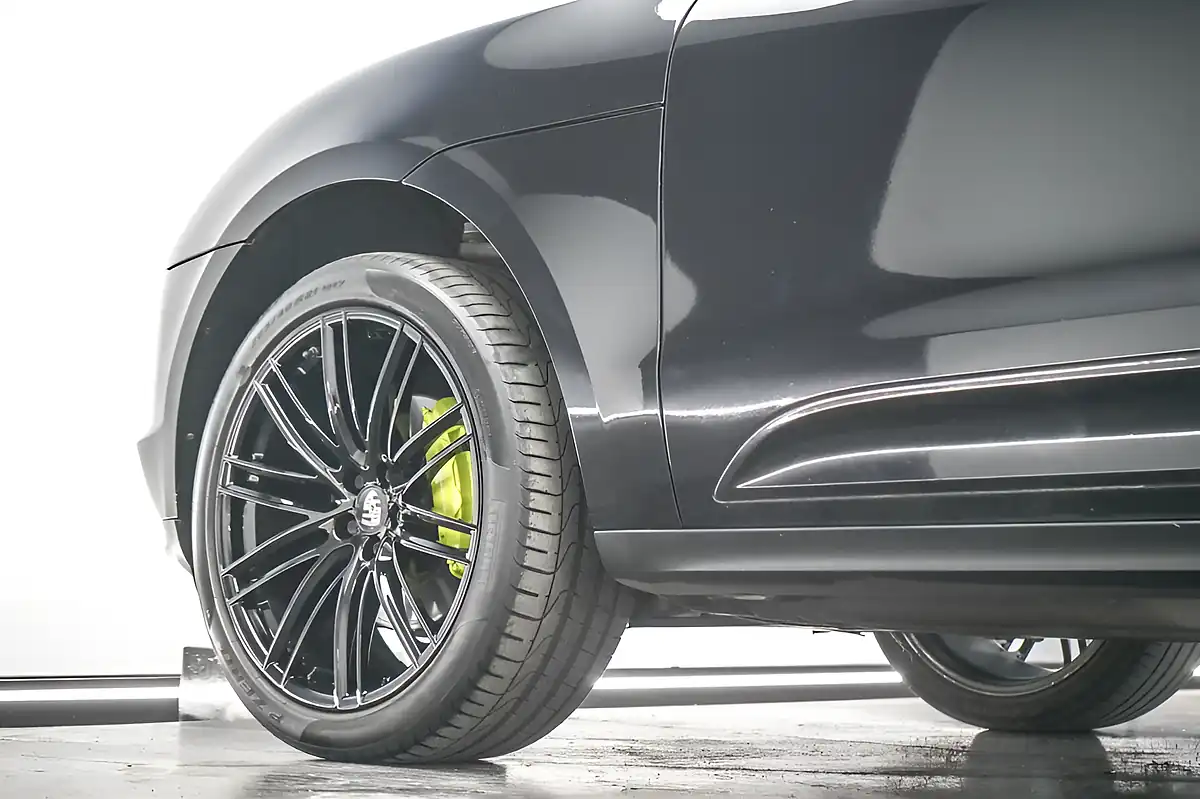 Used 2019 Porsche Macan Black - Interior and Exterior details 8