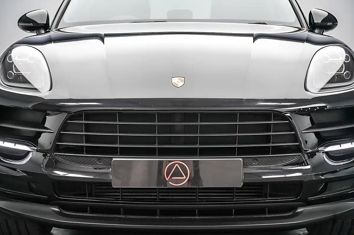 Used 2019 Porsche Macan Black - Interior and Exterior details 9