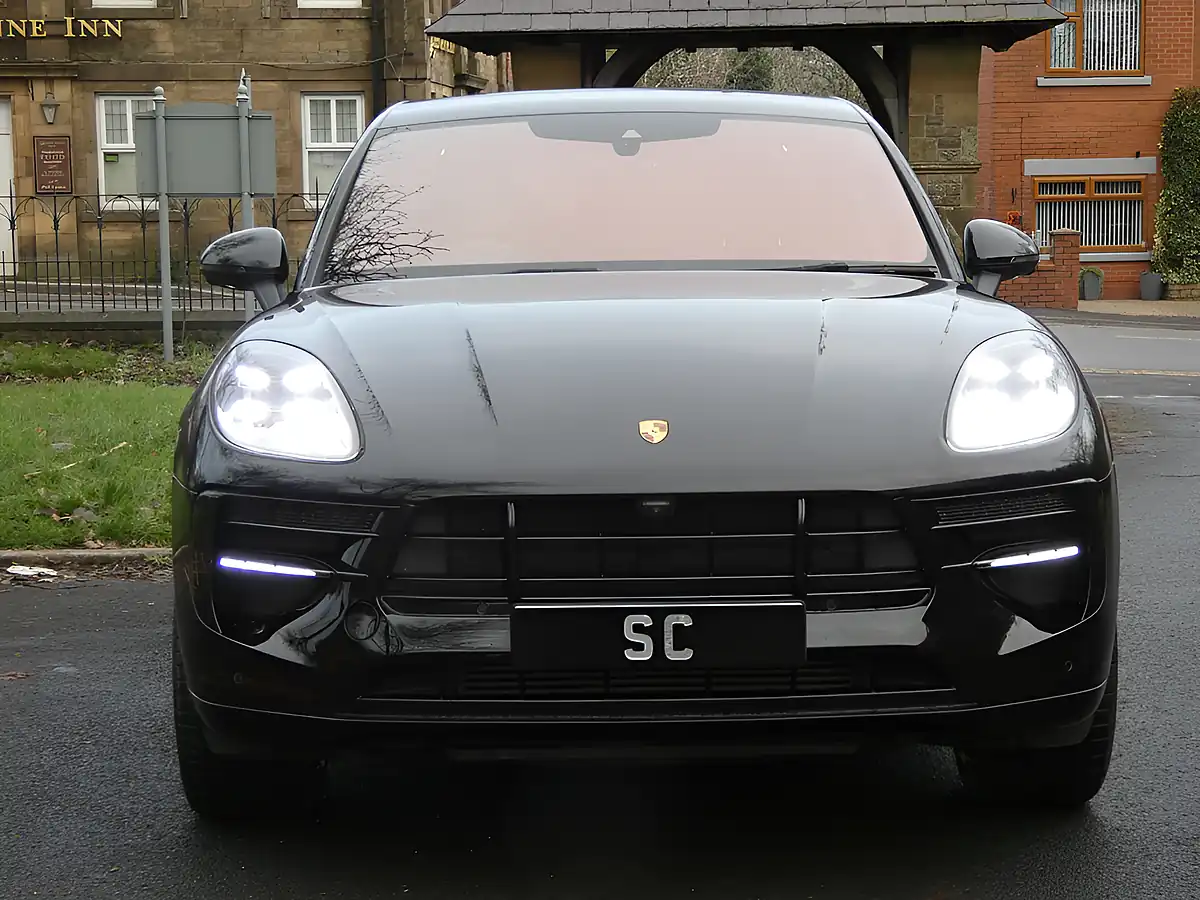 Used 2019 Porsche Macan Black - Interior and Exterior details 10