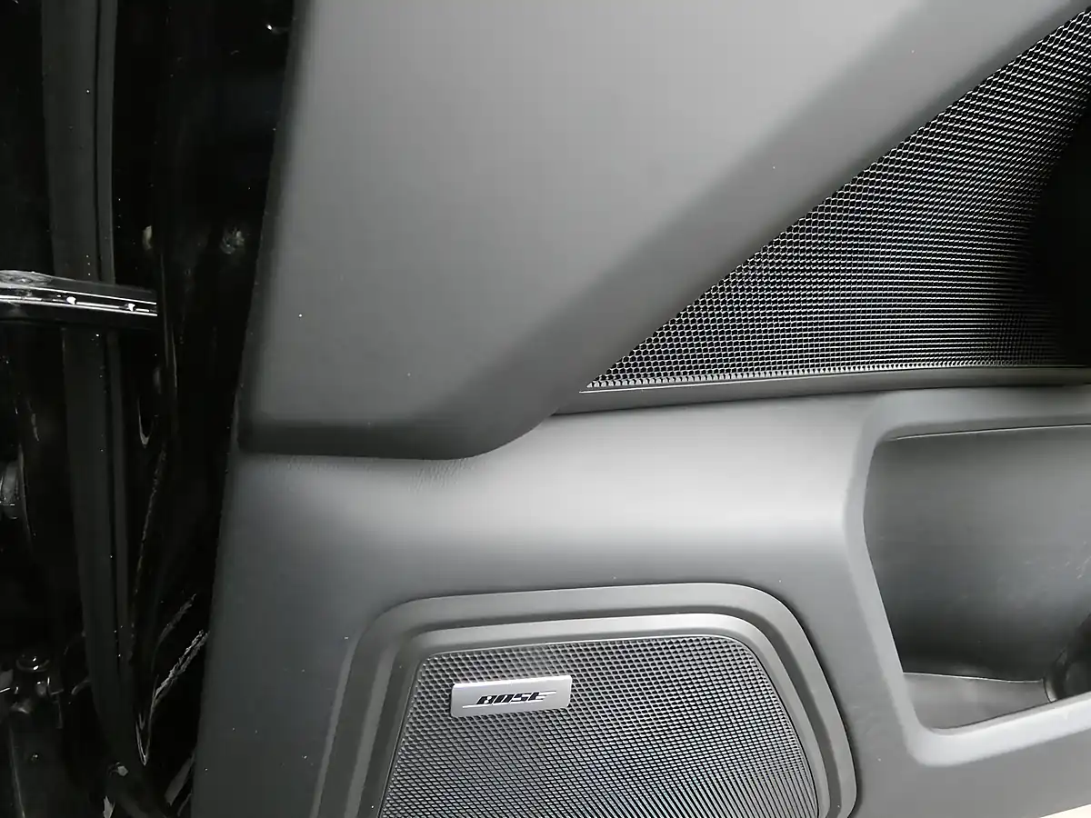 Used 2019 Porsche Macan Black - Interior and Exterior details 16
