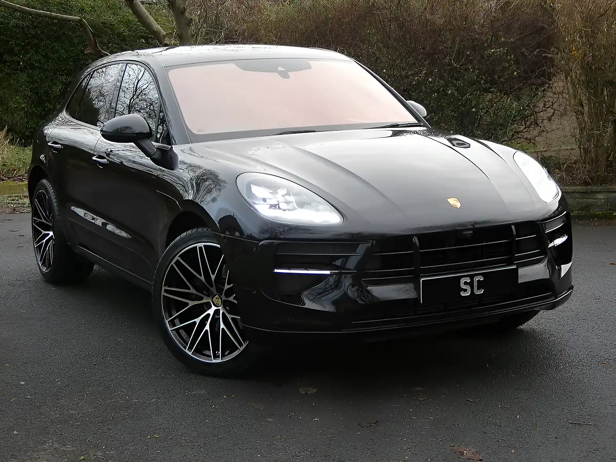 Used 2019 Porsche Macan Black - Interior and Exterior details 17