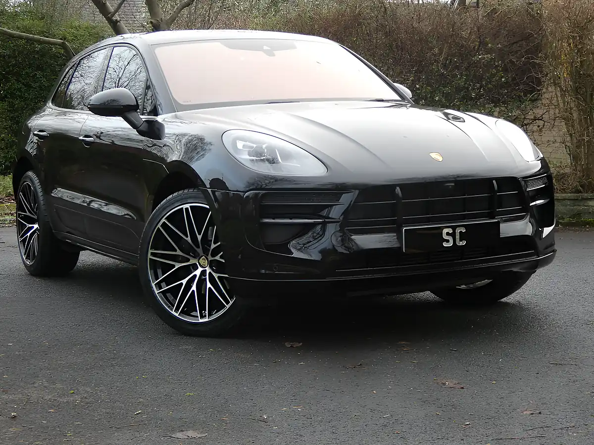 Used 2019 Porsche Macan Black - Interior and Exterior details 3
