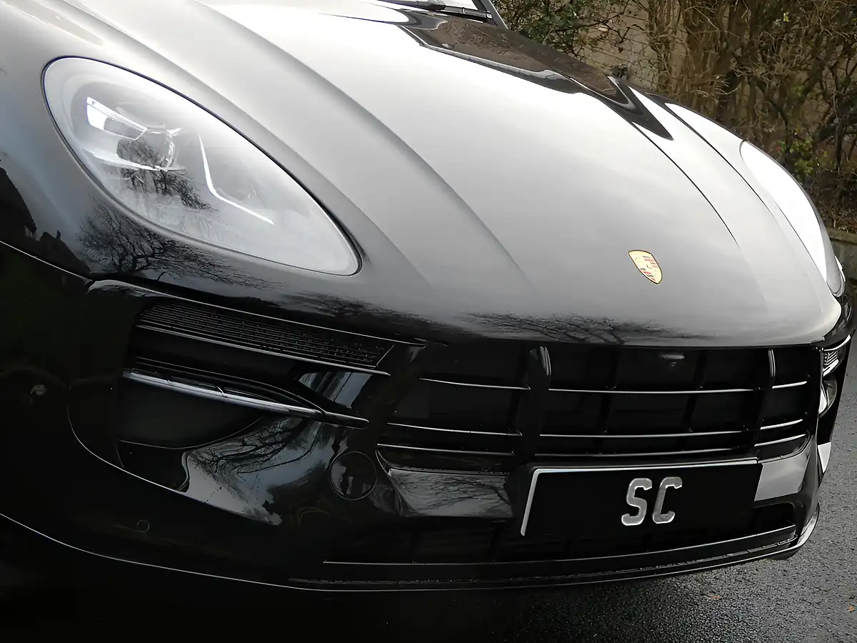 Used 2019 Porsche Macan Black - Interior and Exterior details 7