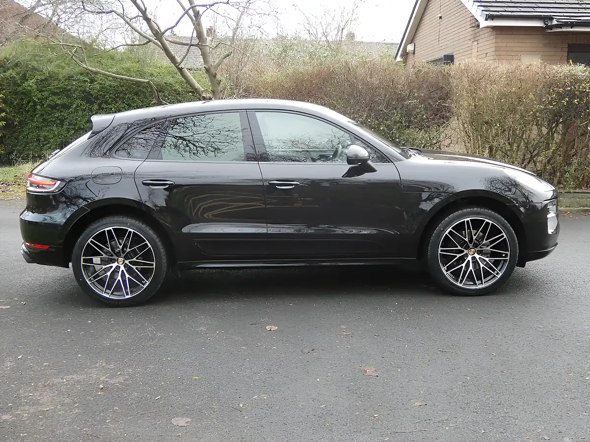 Used 2019 Porsche Macan Black - Interior and Exterior details 9