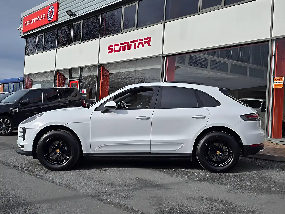 Used 2019 Porsche Macan Carrara White - Interior and Exterior details 11