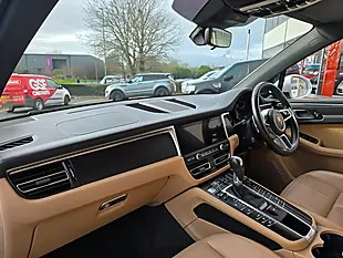 Used 2019 Porsche Macan Carrara White - Interior and Exterior details 13