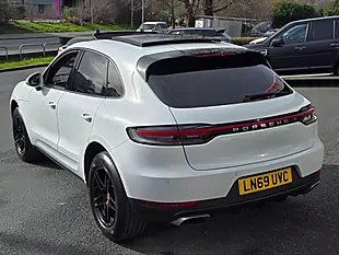 Used 2019 Porsche Macan Carrara White - Interior and Exterior details 9