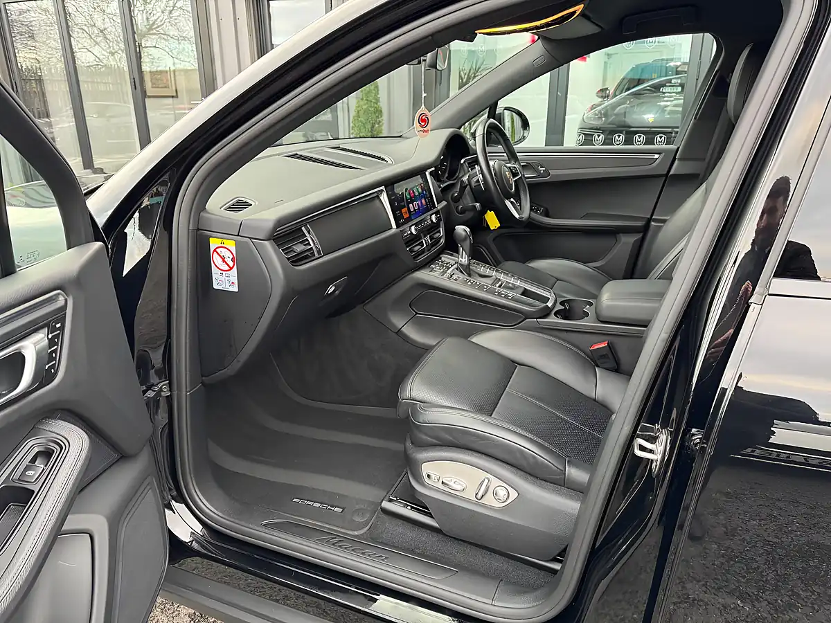Used 2019 Porsche Macan Facelift Black - Interior and Exterior details 14