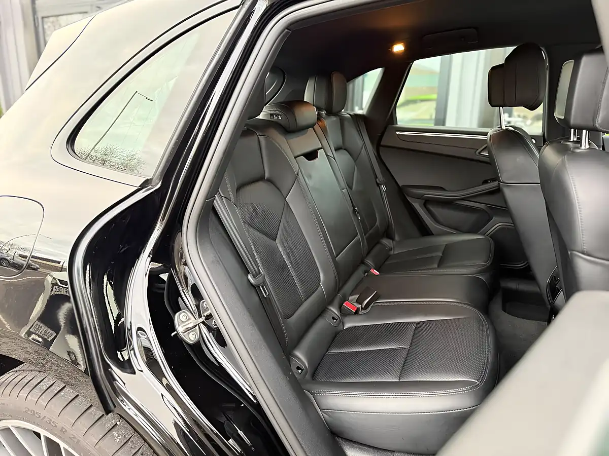 Used 2019 Porsche Macan Facelift Black - Interior and Exterior details 15