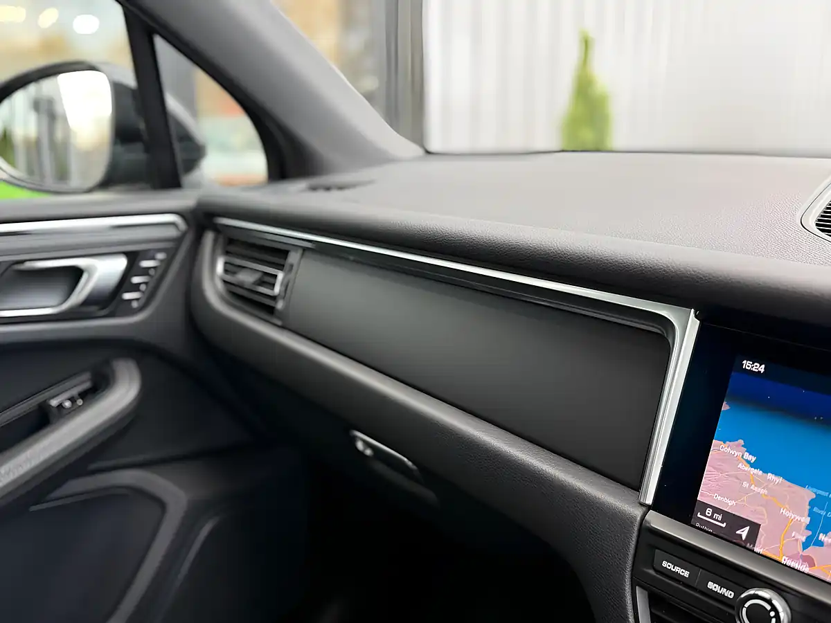 Used 2019 Porsche Macan Facelift Black - Interior and Exterior details 18