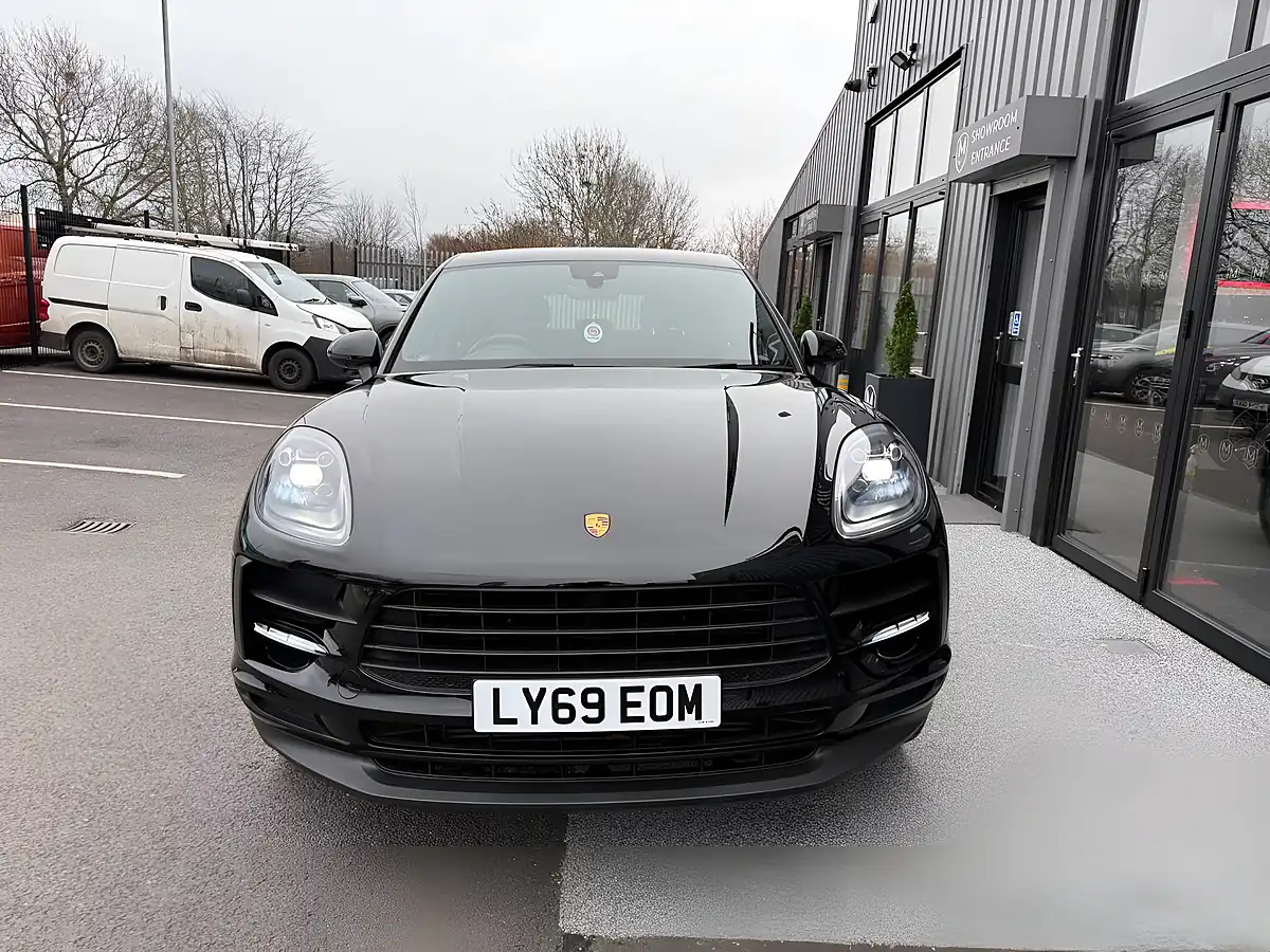 Used 2019 Porsche Macan Facelift Black - Interior and Exterior details 8