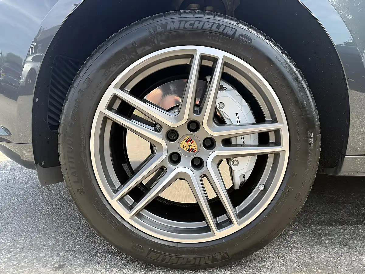 Used 2019 Porsche Macan Grey - Interior and Exterior details 11