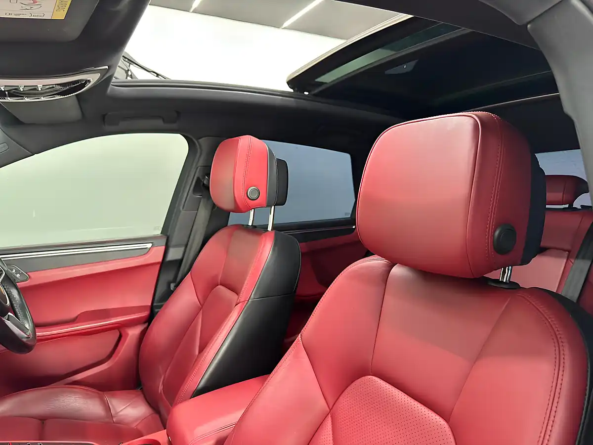 Used 2019 Porsche Macan High Spec Grey - Interior and Exterior details 11