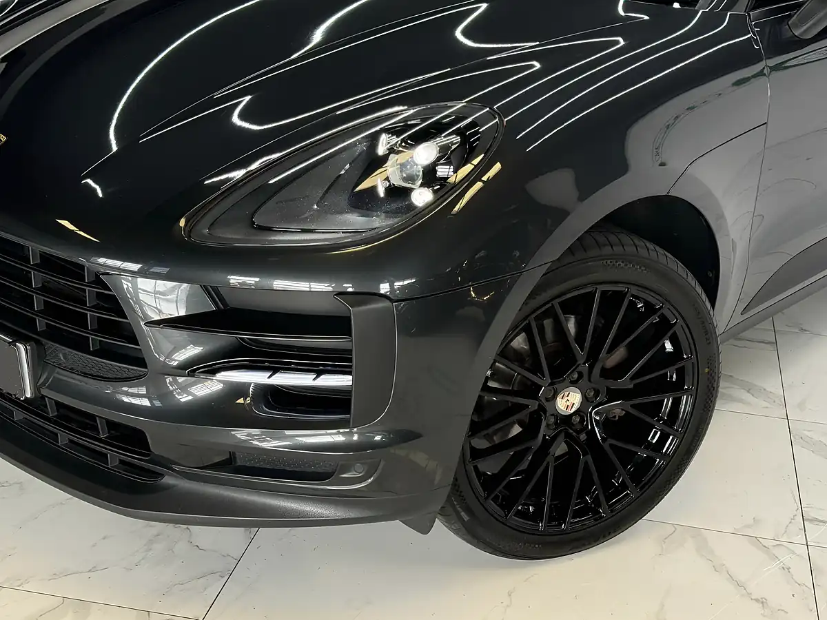 Used 2019 Porsche Macan High Spec Grey - Interior and Exterior details 12