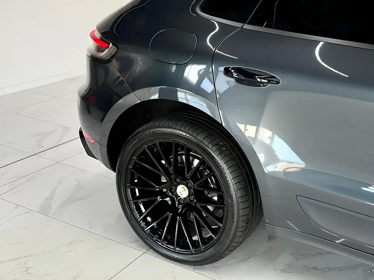 Used 2019 Porsche Macan High Spec Grey - Interior and Exterior details 18