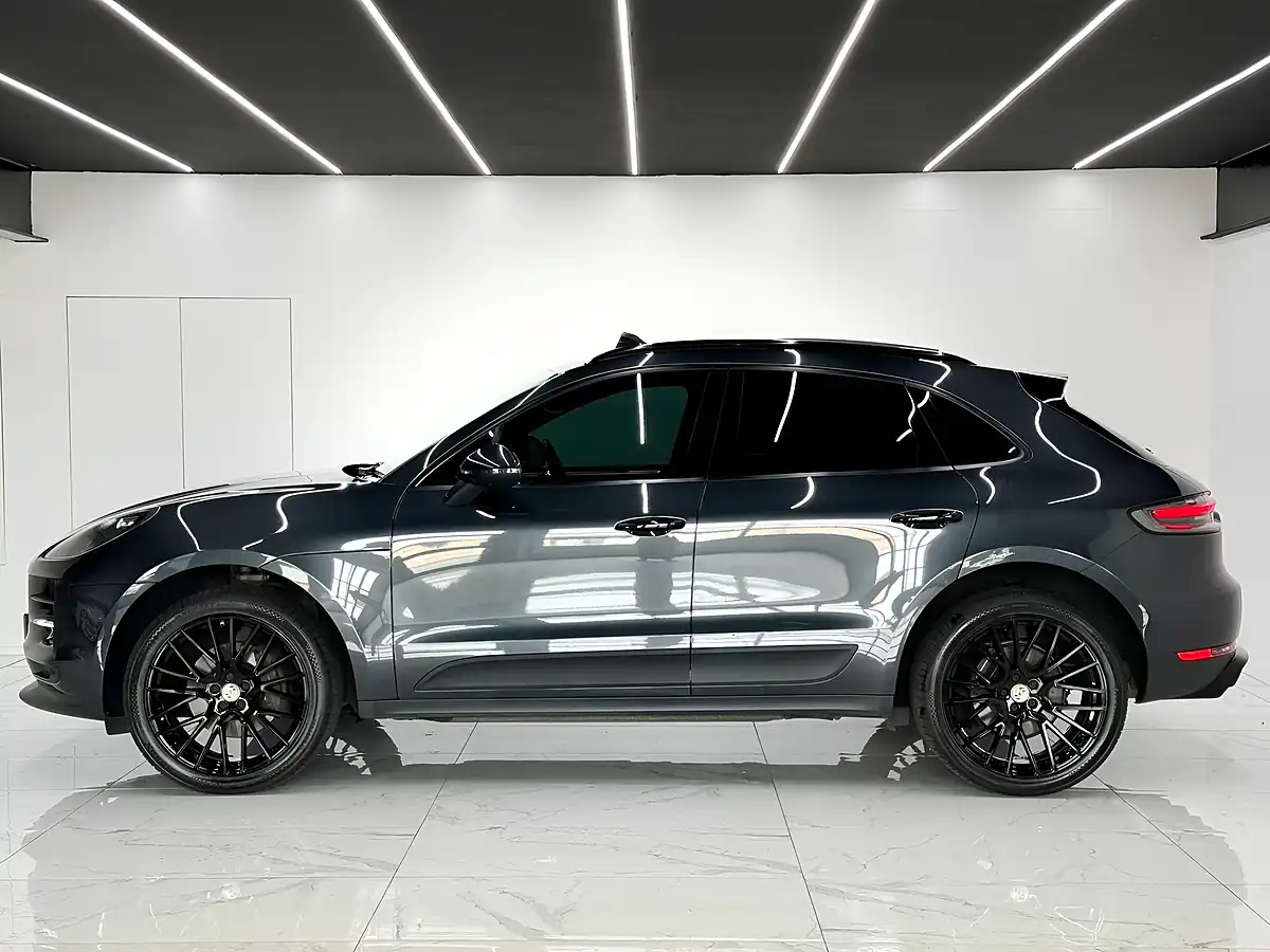 Used 2019 Porsche Macan High Spec Grey - Interior and Exterior details 3