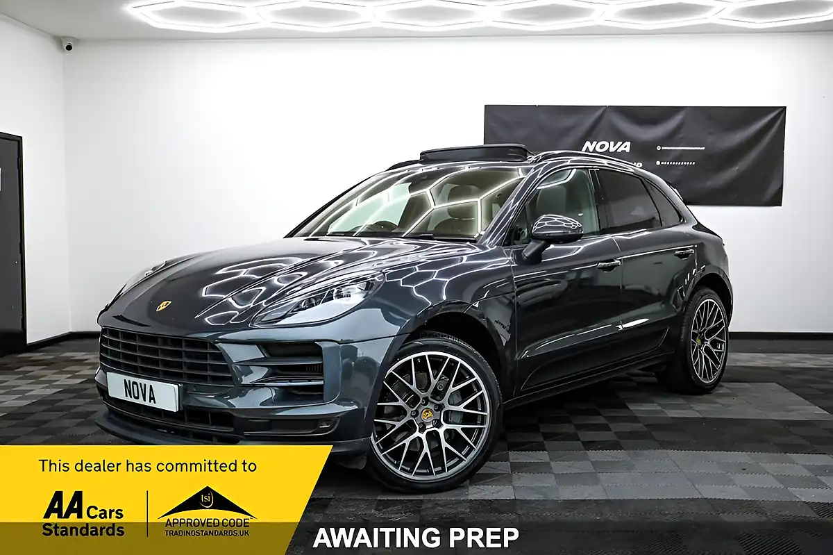 Used 2019 Porsche Macan S Grey - Front View