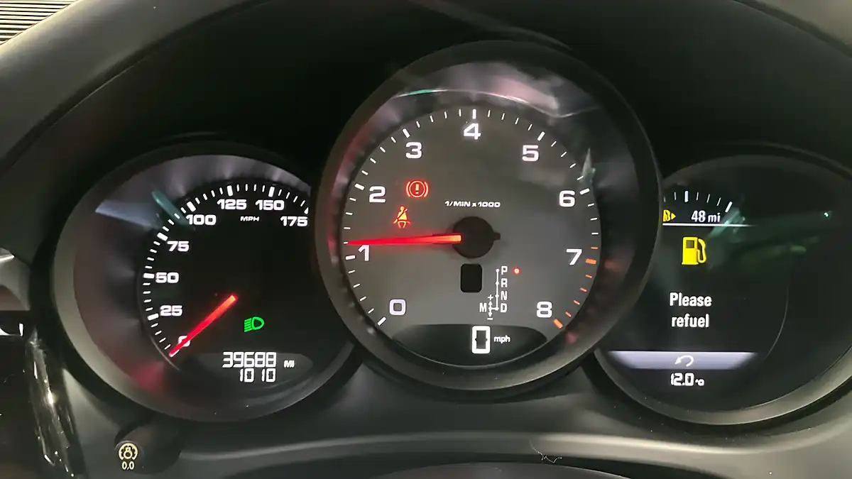 Used 2019 Porsche Macan S Grey - Interior and Exterior details 10