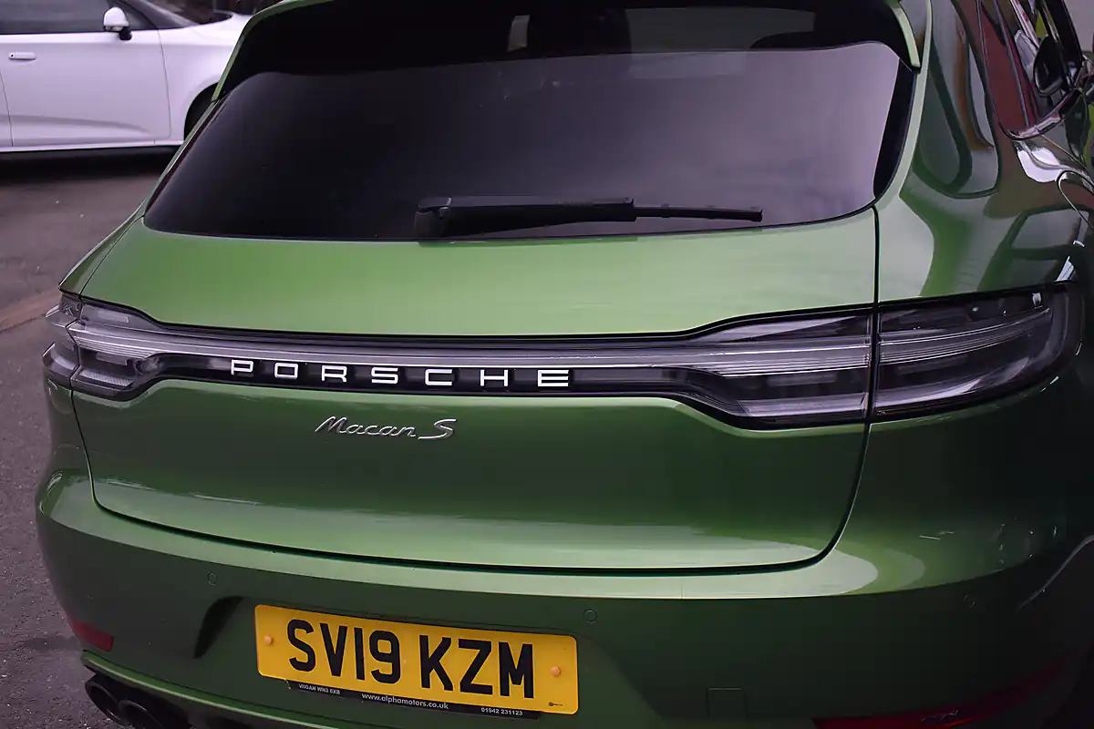 Used 2019 Porsche Macan S Mamba Green - Interior and Exterior details 11