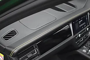 Used 2019 Porsche Macan S Mamba Green - Interior and Exterior details 13