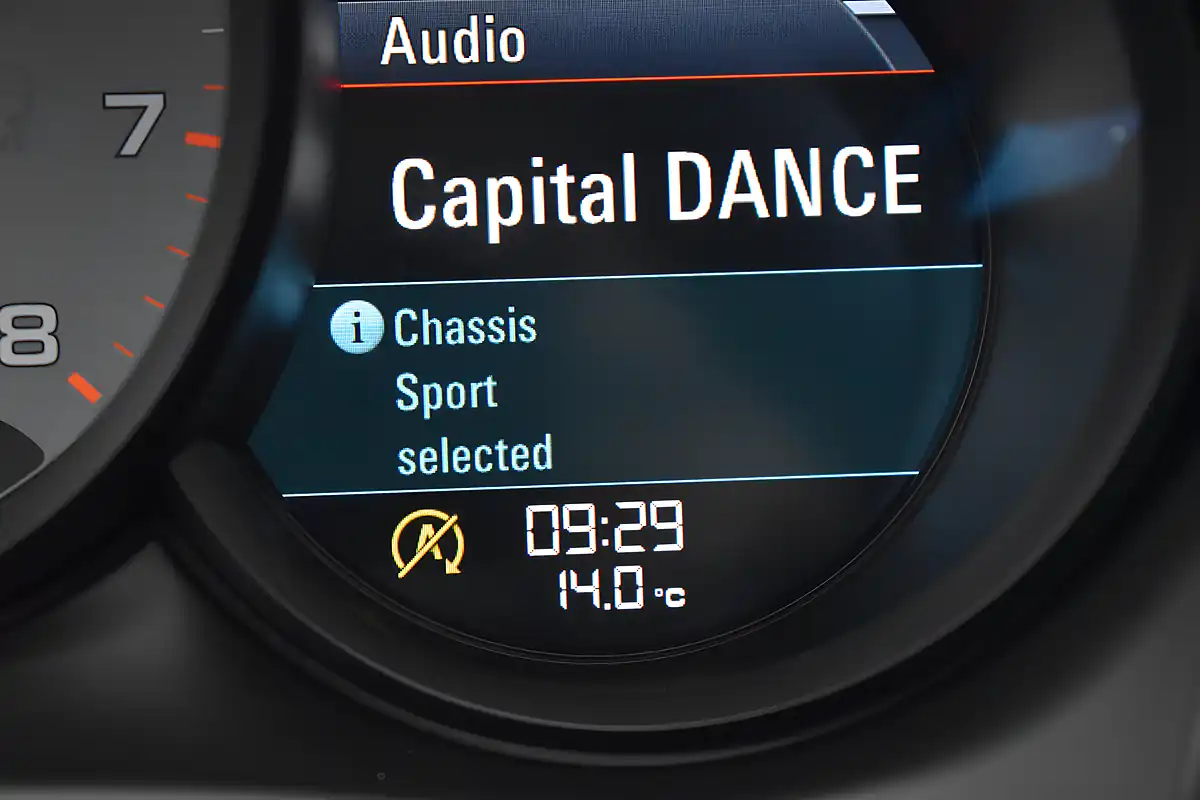 Used 2019 Porsche Macan S Mamba Green - Interior and Exterior details 16