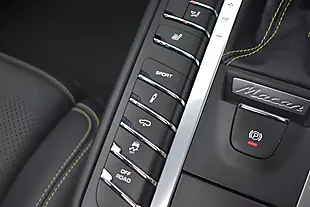 Used 2019 Porsche Macan S Mamba Green - Interior and Exterior details 18