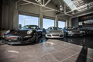 Used 2019 Porsche Macan S Mamba Green - Interior and Exterior details 20