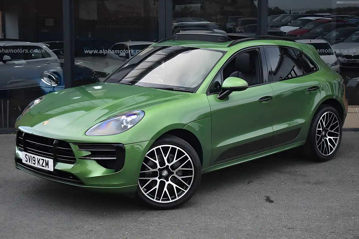 Used 2019 Porsche Macan S Mamba Green - Interior and Exterior details 4