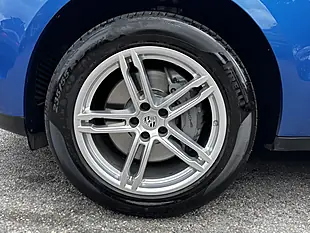 Used 2019 Porsche Macan S Pdk Blue - Interior and Exterior details 12