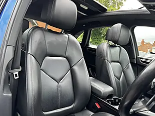 Used 2019 Porsche Macan S Pdk Blue - Interior and Exterior details 14
