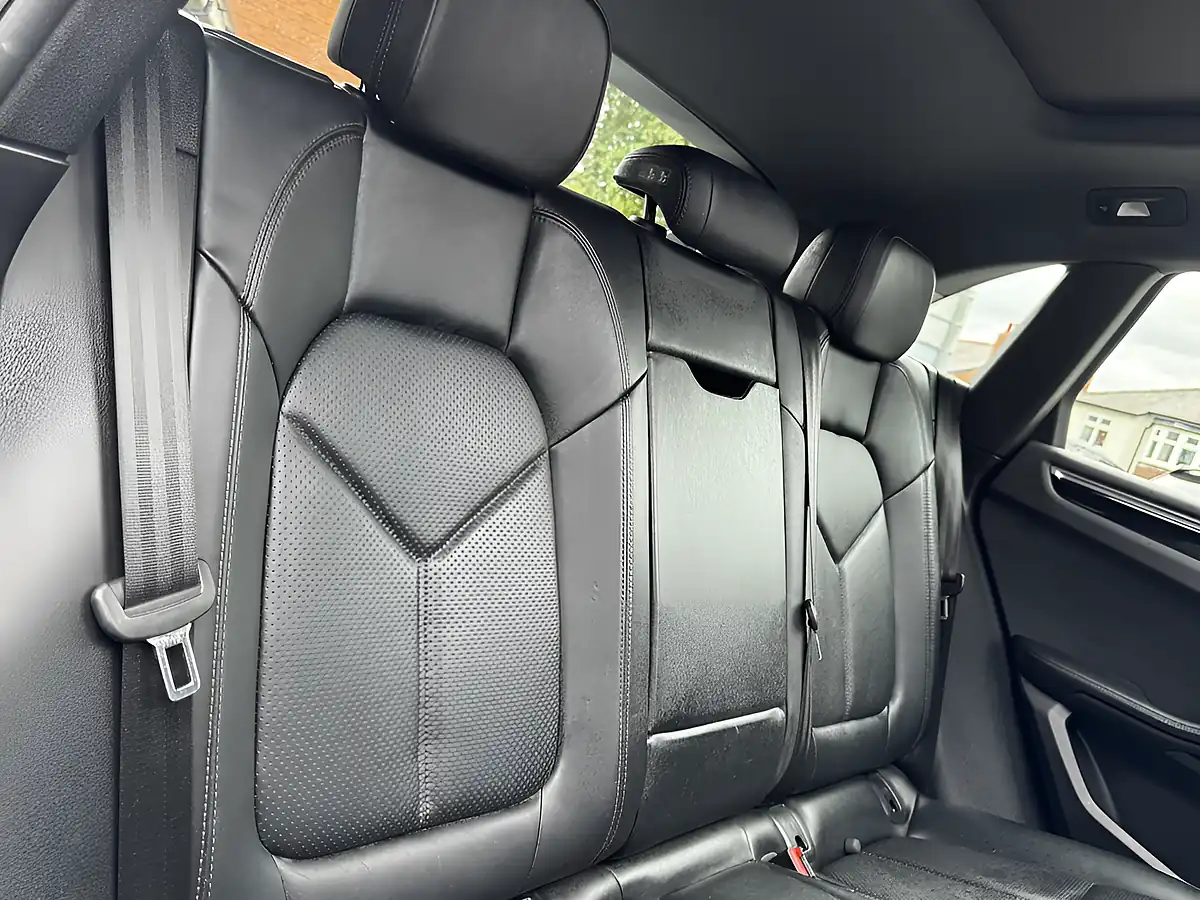 Used 2019 Porsche Macan S Pdk Blue - Interior and Exterior details 17