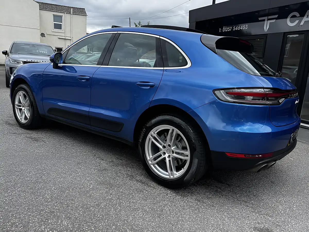 Used 2019 Porsche Macan S Pdk Blue - Interior and Exterior details 8