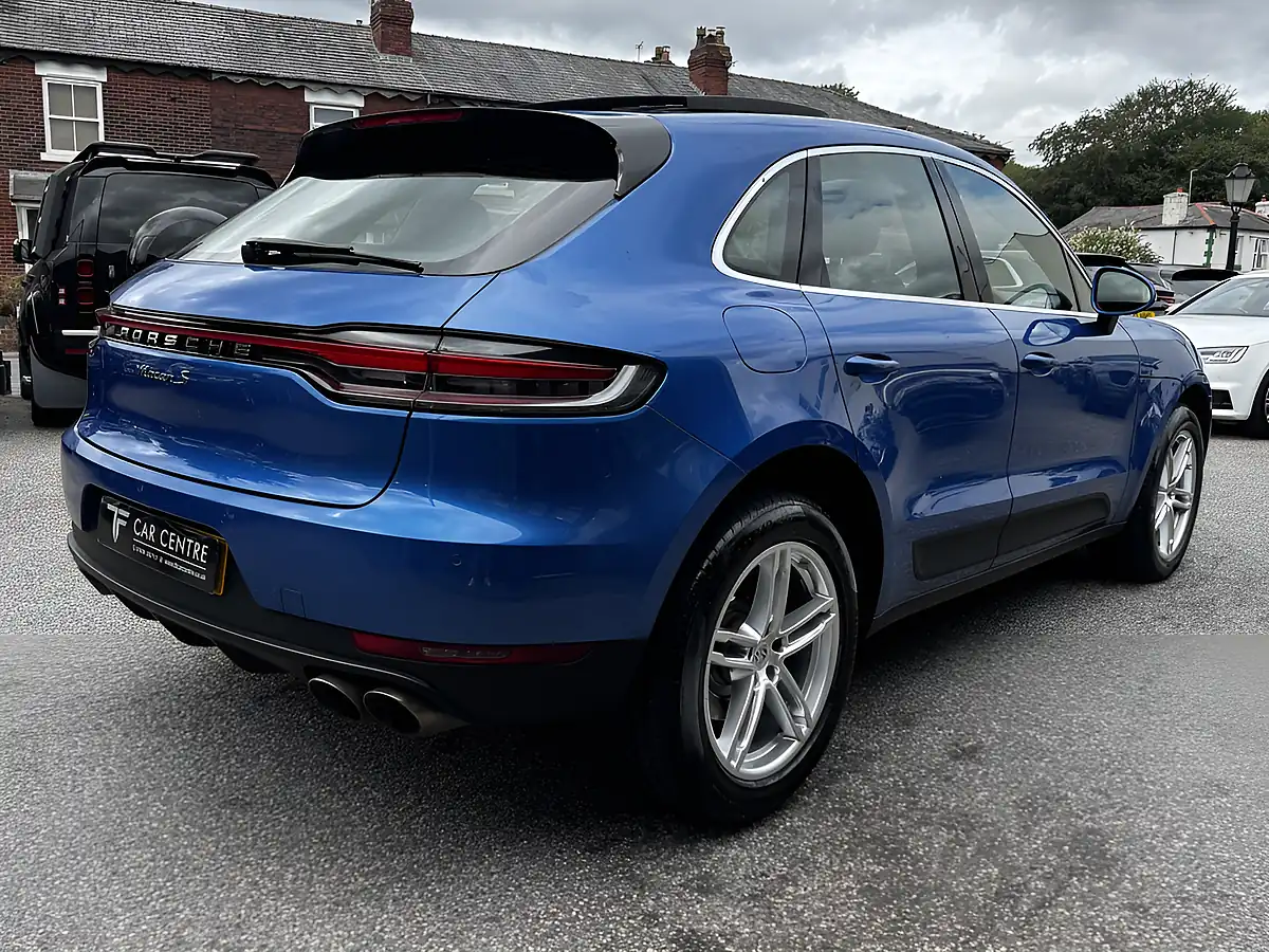 Used 2019 Porsche Macan S Pdk Blue - Interior and Exterior details 9