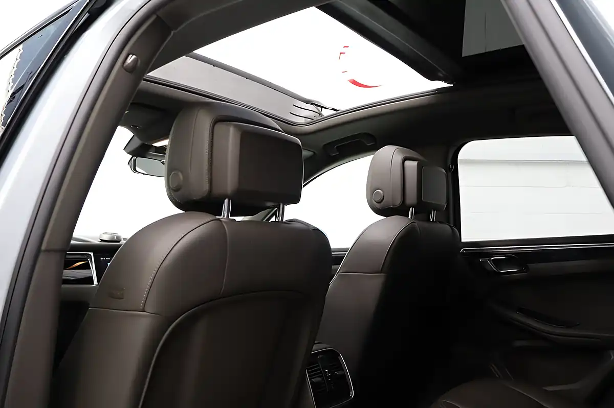 Used 2019 Porsche Macan S Silver - Interior and Exterior details 12