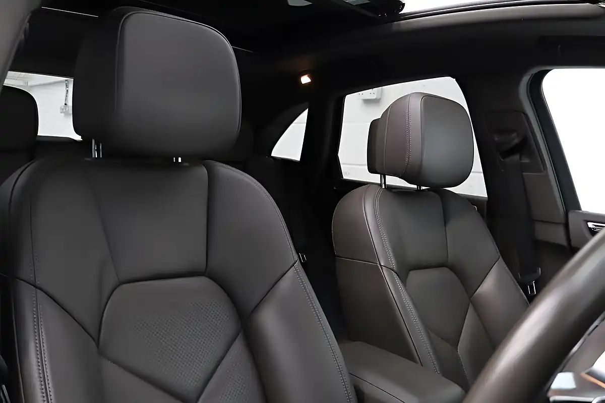 Used 2019 Porsche Macan S Silver - Interior and Exterior details 9