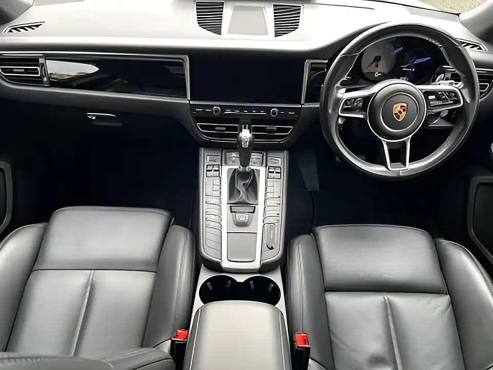 Used 2019 Porsche Macan S Silver - Interior and Exterior details 12