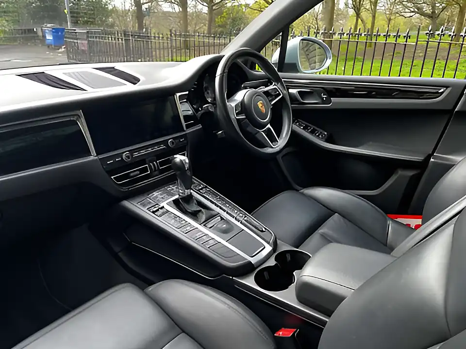 Used 2019 Porsche Macan S Silver - Interior and Exterior details 15