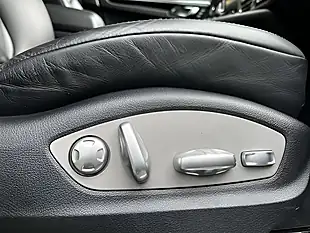 Used 2019 Porsche Macan S Silver - Interior and Exterior details 18