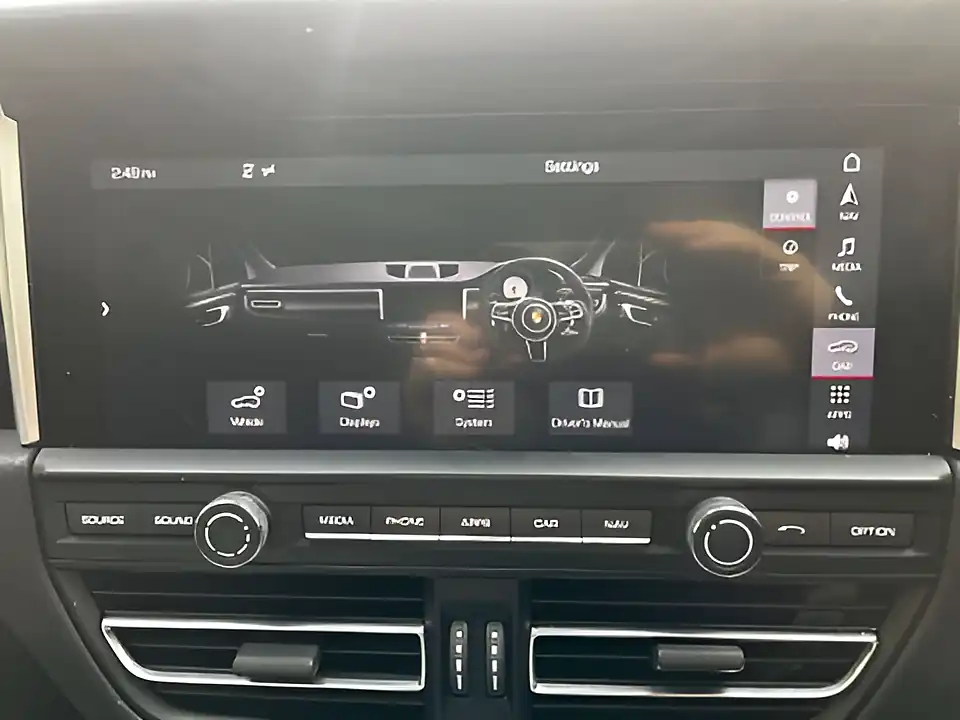 Used 2019 Porsche Macan S Silver - Interior and Exterior details 19