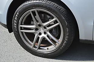 Used 2019 Porsche Macan Silver - Interior and Exterior details 11
